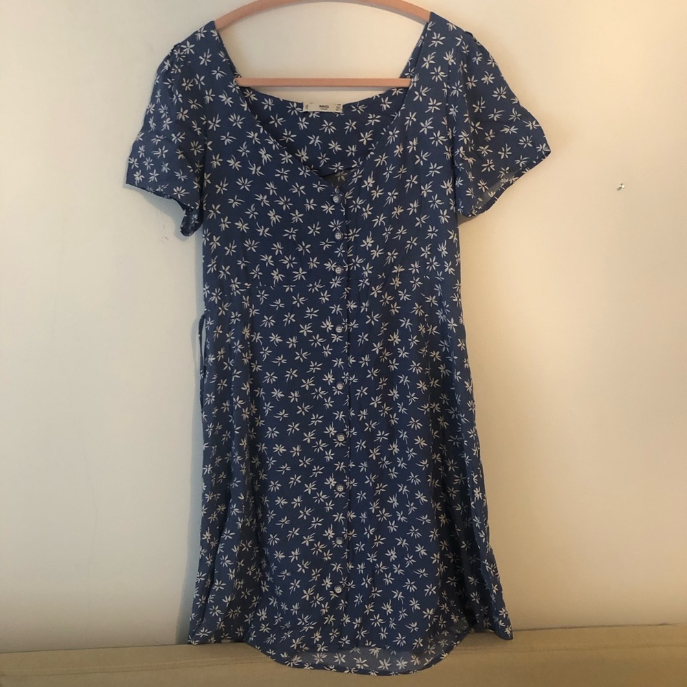 Mango Blue and White Mini  Dress Timeless Elegance
Size-S
Condition-Excellent